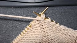 durch die hinteren Maschenglieder links zusammenstricken betonte abnahme betonte abnahme
